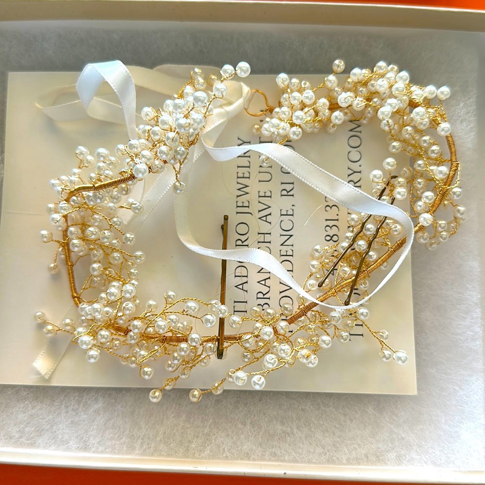 Tu Adoro- Pearl head piece